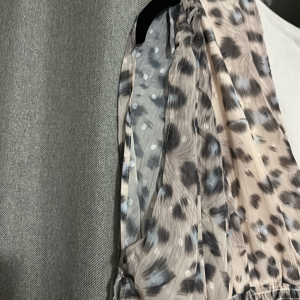 Women’s Fate cold shoulder animal print dress sz small - Picture 12 of 12